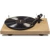 Crosley C10 Πικάπ με σύγχρονο κινητήρα χαμηλών κραδασμών και αλουμινένιο βραχίονα Pro-ject σε χρώμα ανοιχτόχρωμου ξύλου