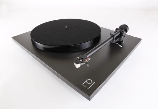 Rega Planar 1 Χειροποίητο Πικάπ σε χρώμα Matt Black (2021 Version)