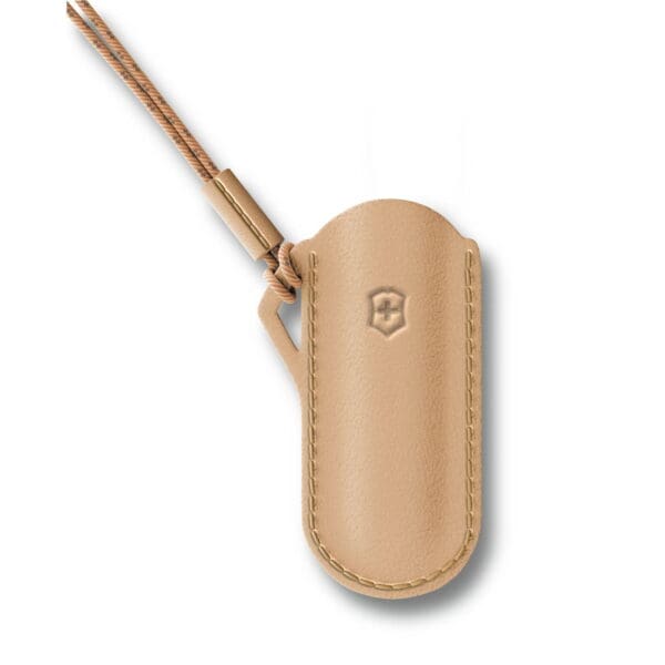 Victorinox Leather Pouch δερμάτινη θήκη με κορδόνι ανάρτησης για σουγιάδες Classic SD – Wet Sand (Μπεζ)