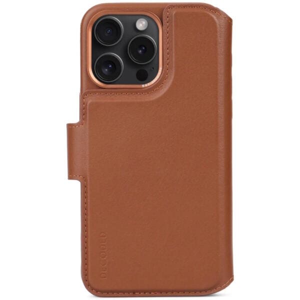 Decoded Leather Detachable Wallet 2-σε-1 Δερμάτινη Θήκη Πορτοφόλι με αποσπώμενο Back Cover iPhone 15 Pro Max – Tan Brown (D24IPO15PMDW5TN)