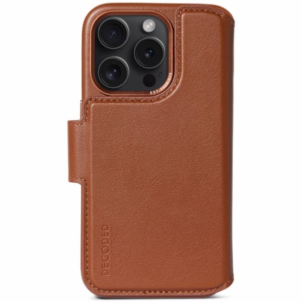 Decoded Leather Detachable Wallet 2-σε-1 Δερμάτινη Θήκη Πορτοφόλι με αποσπώμενο Back Cover iPhone 15 Pro – Tan Brown (D24IPO15PDW5TN)